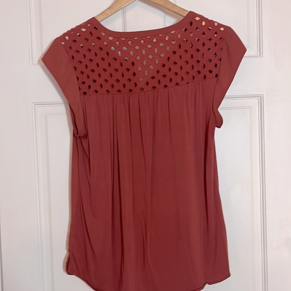 DR2 Women blouse, Rusty Color, size Large - Picture 2 of 9